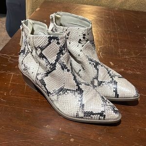 Fergalicious Malinda booties